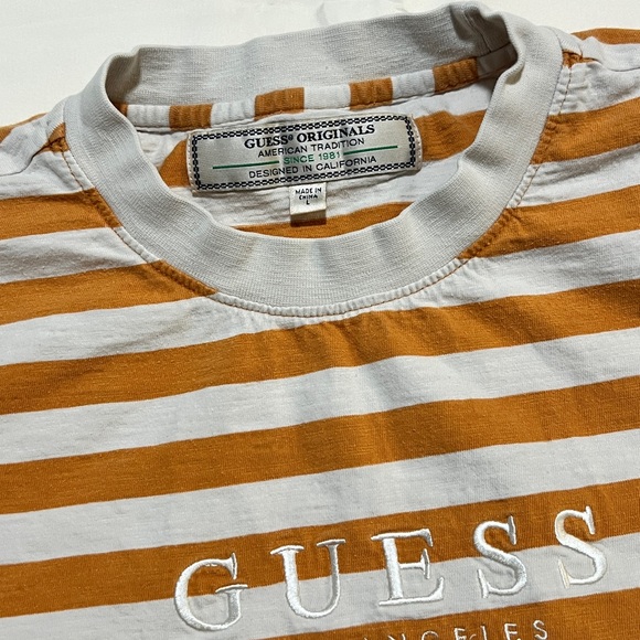 Vintage Y2K/90s Embroidered Guess T-Shirt Mustard Yellow/White Size Large - Picture 3 of 9